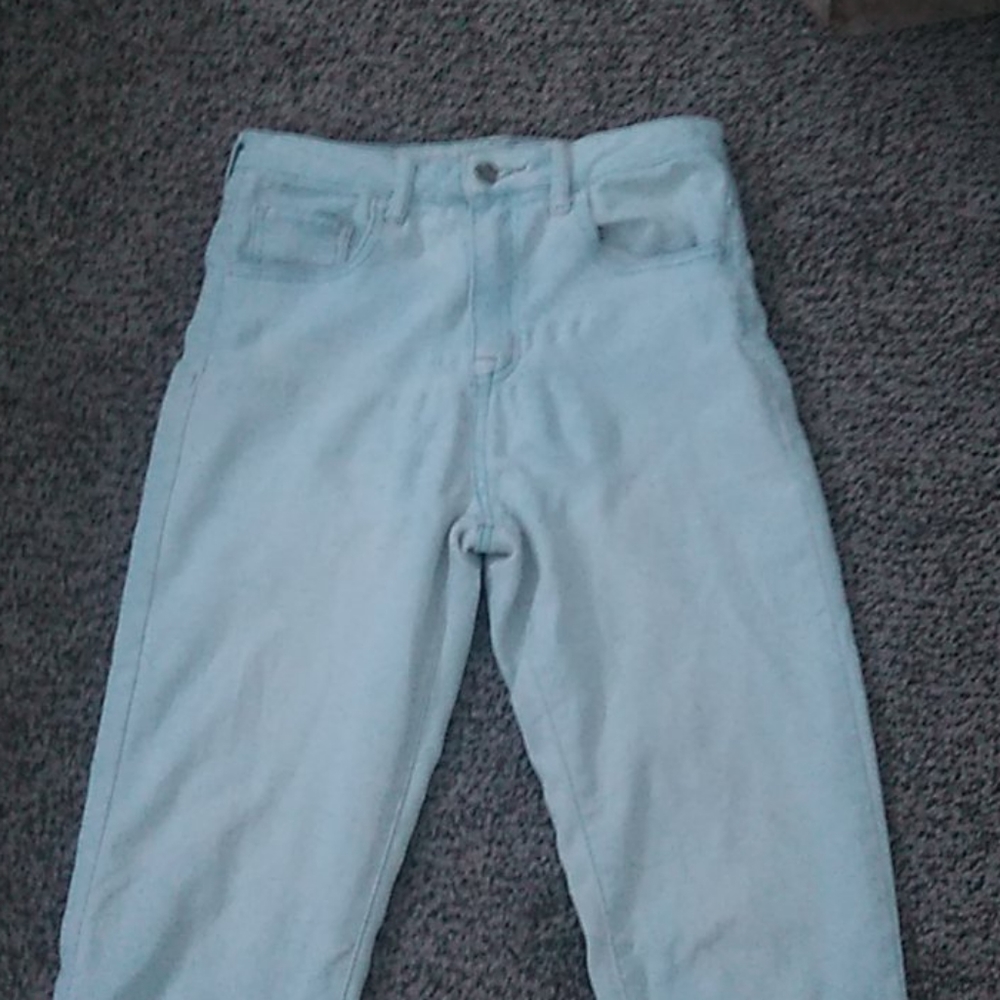 Light wash jeans